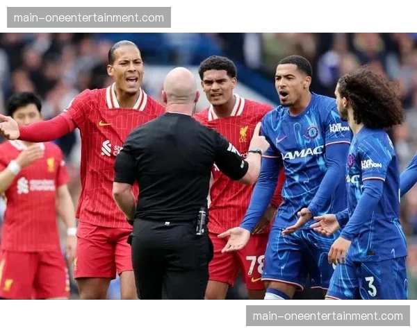 英超联盟宣布下赛季将启用新型芯片足球，旨在提升越位判罚精度